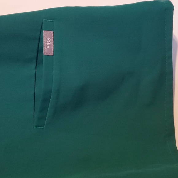 Figs  Technical collection women's S green scrub top - Picture 2 of 7